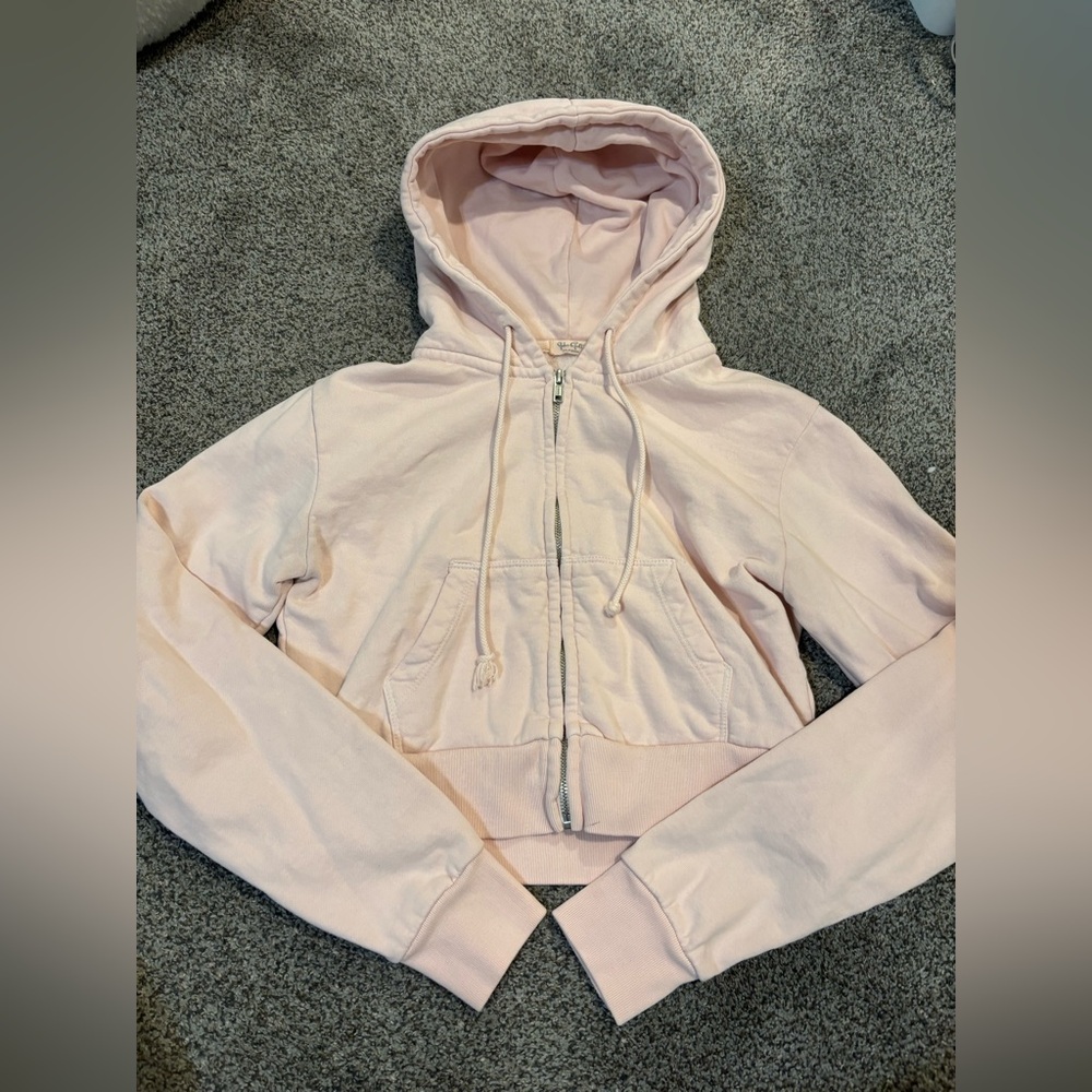 Brandy Melville Light Pink Cropped Hoodie